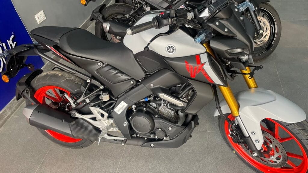 Yamaha की MT 15 बाइक अपने शक्तिशाली प्रदर्शन से पानी में आग लगा रही, KTM पर कहर बरपा रही 1 Yamaha