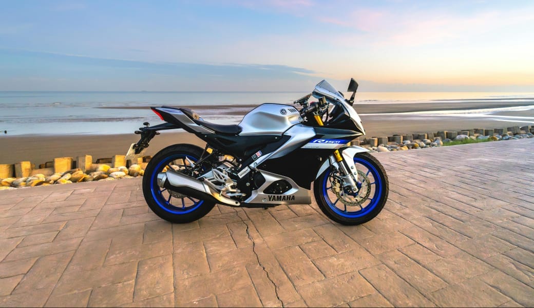 Yamaha R15