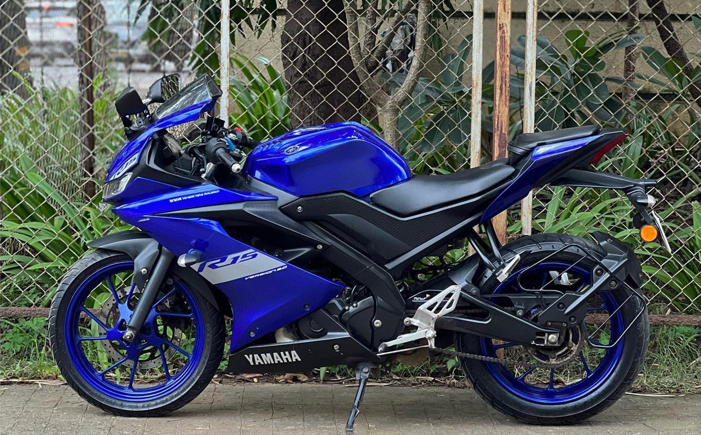 Yamaha R15 V4
