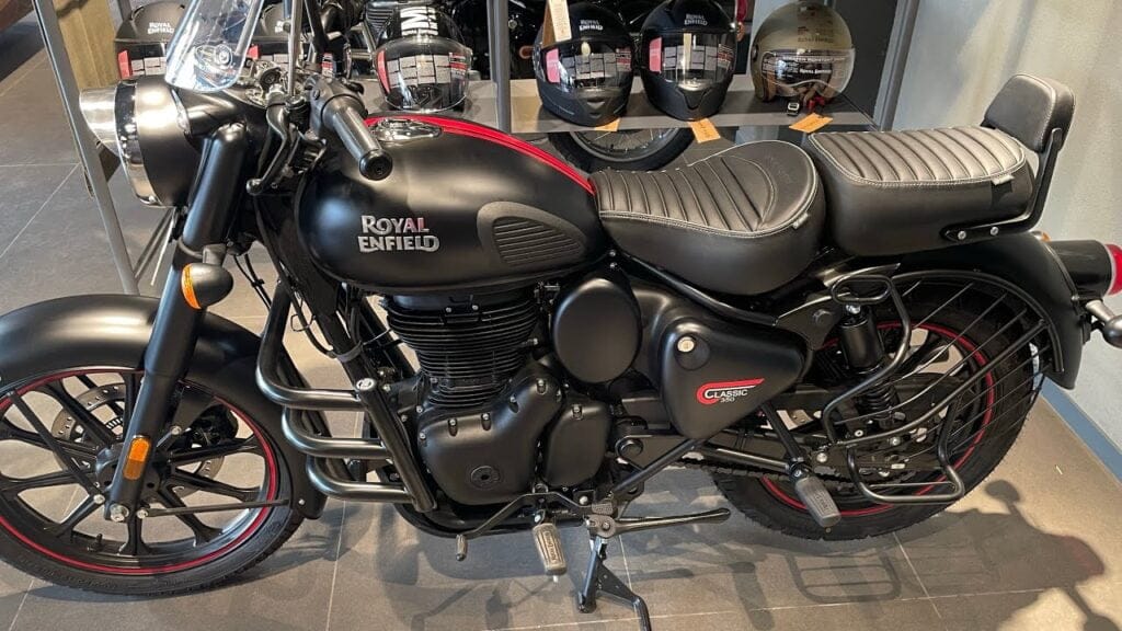 Royal Enfield Classic 350 के लिए सर्वश्रेष्ठ EMI योजना, अभी देखें 2 Royal Enfield Classic 350