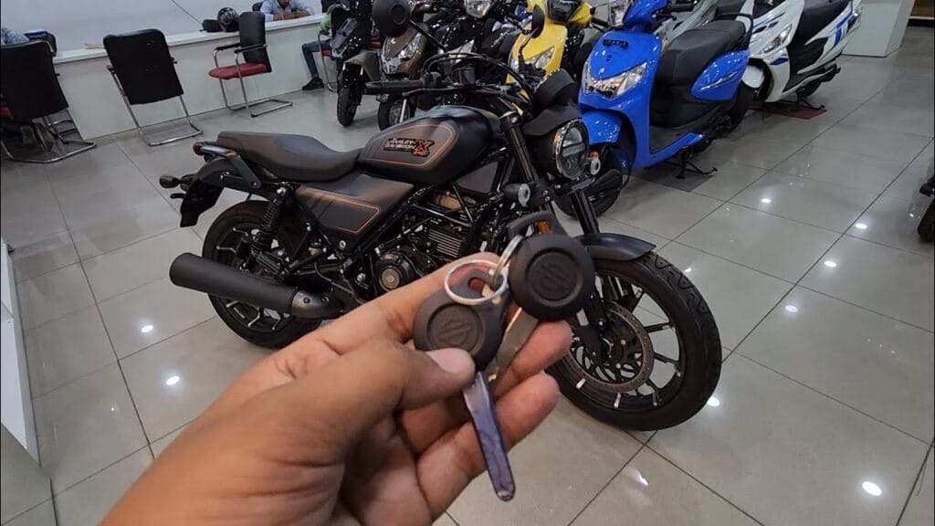 मोबाइल जितनी कीमत देकर ले जाओ 440 सीसी इंजन और जबरदस्त फीचर्स वाली Harley Davidson X440 बाइक 1 Harley Davidson X440