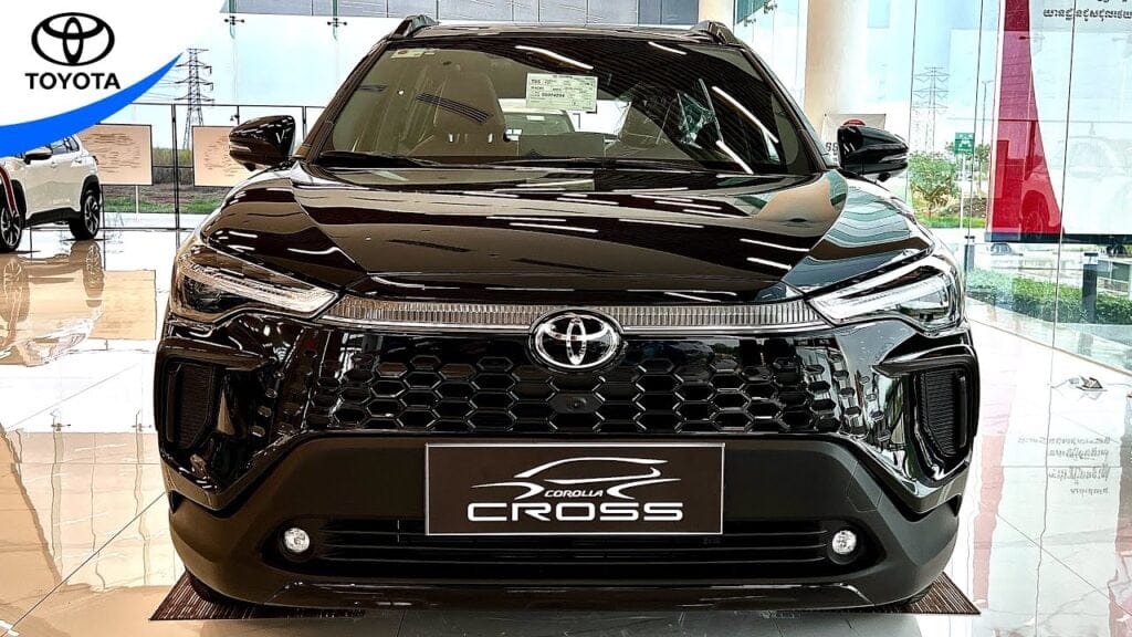 Toyota की इस लग्जरी कार का आधुनिक डिजाइन सभी को अपनी और कर रहा आकर्षित 1 Toyota Corolla Cross